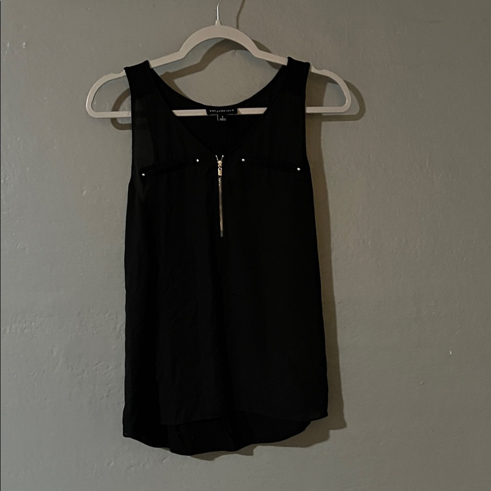 Chic Black Tank Top with Zipper Detail